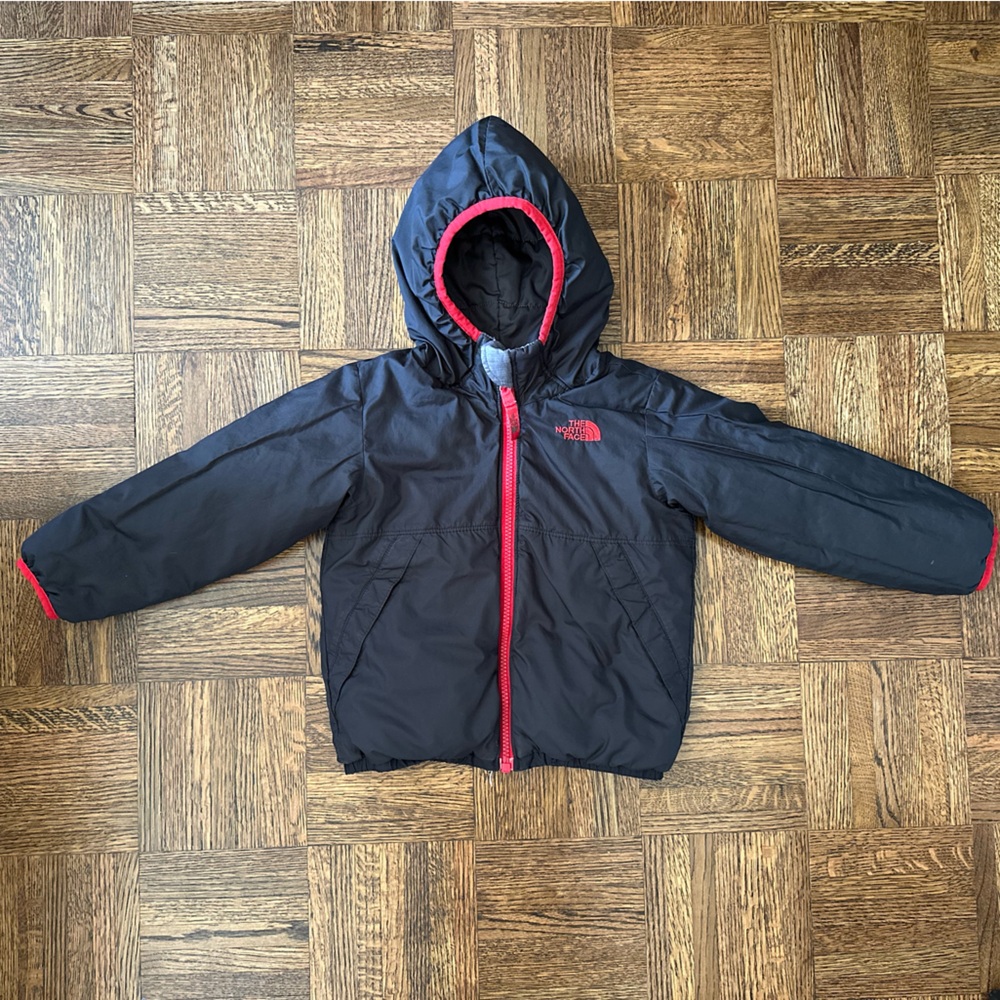 The North Face toddler “Moondoggy” down jacket 3T reversible, black/grey/red